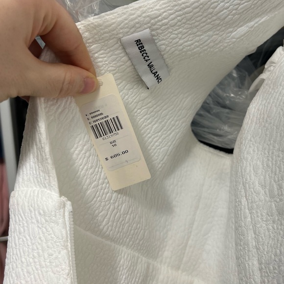 Rebecca Vallance Puff Sleeve V-neck Midi Dress - Picture 6 of 7